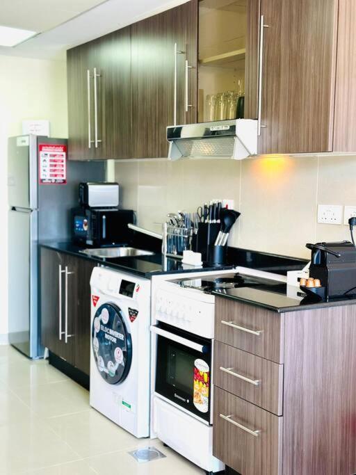 Exquisite Near Yas Island Apartment Abu Dhabi