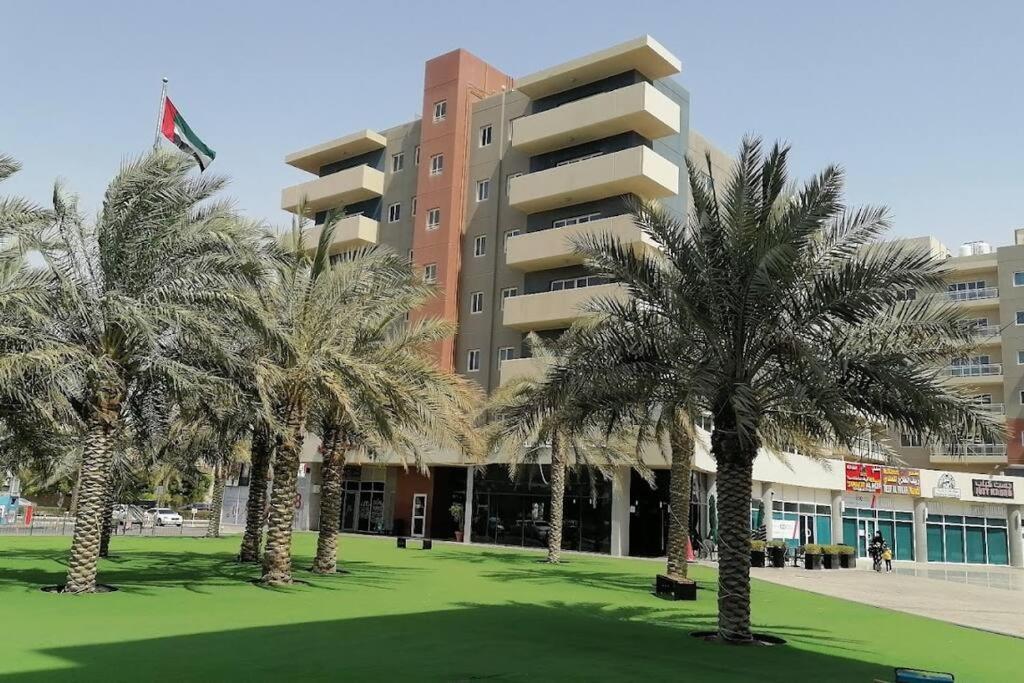 Apartment Exquisite Near Yas Island